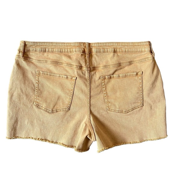 Ava & Viv Women's Mid Rise Midi Jean Shorts Gold Size 22W - Picture 3 of 8